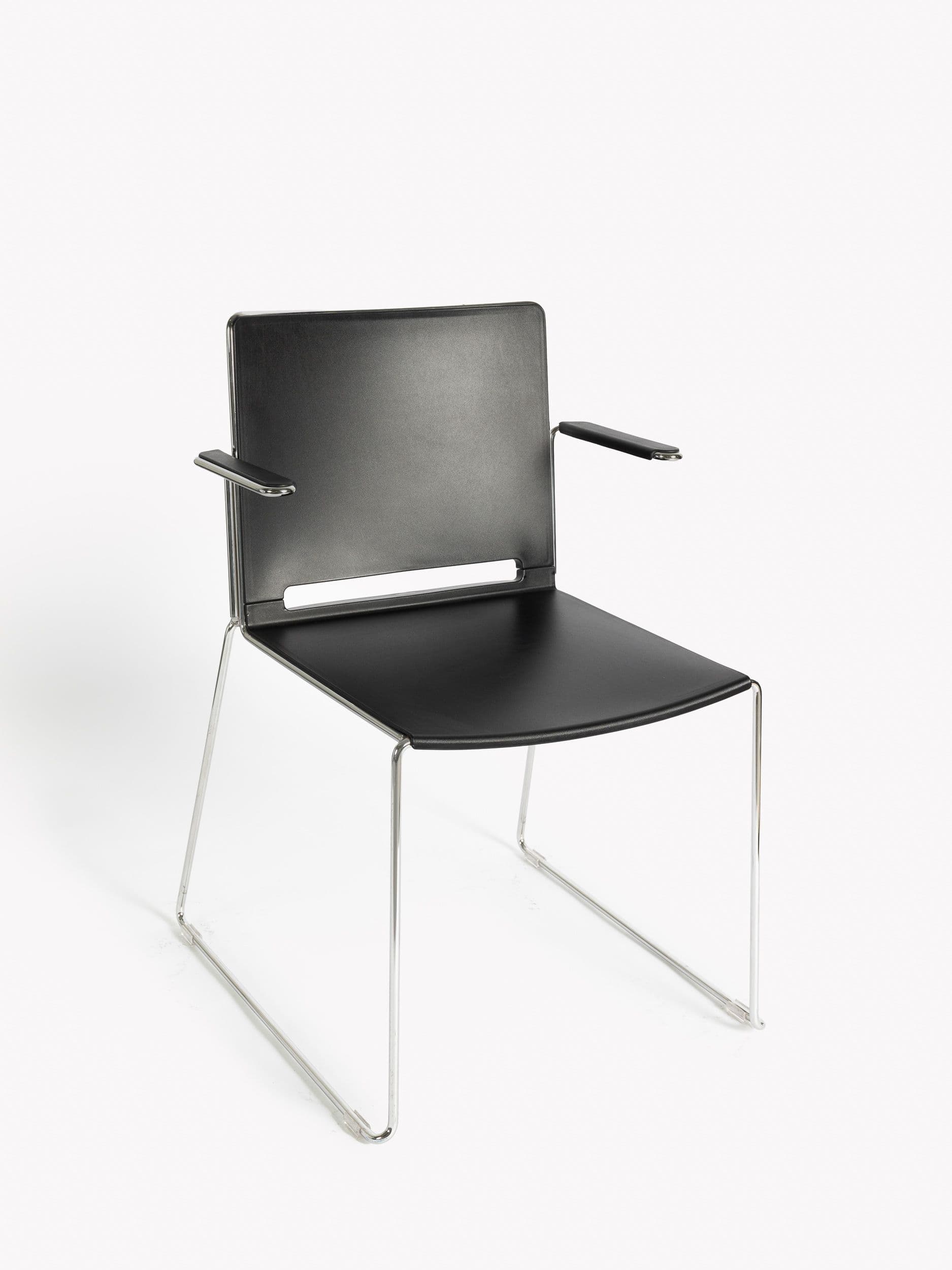 Black metal and plastic stackable chair Fil with armrests